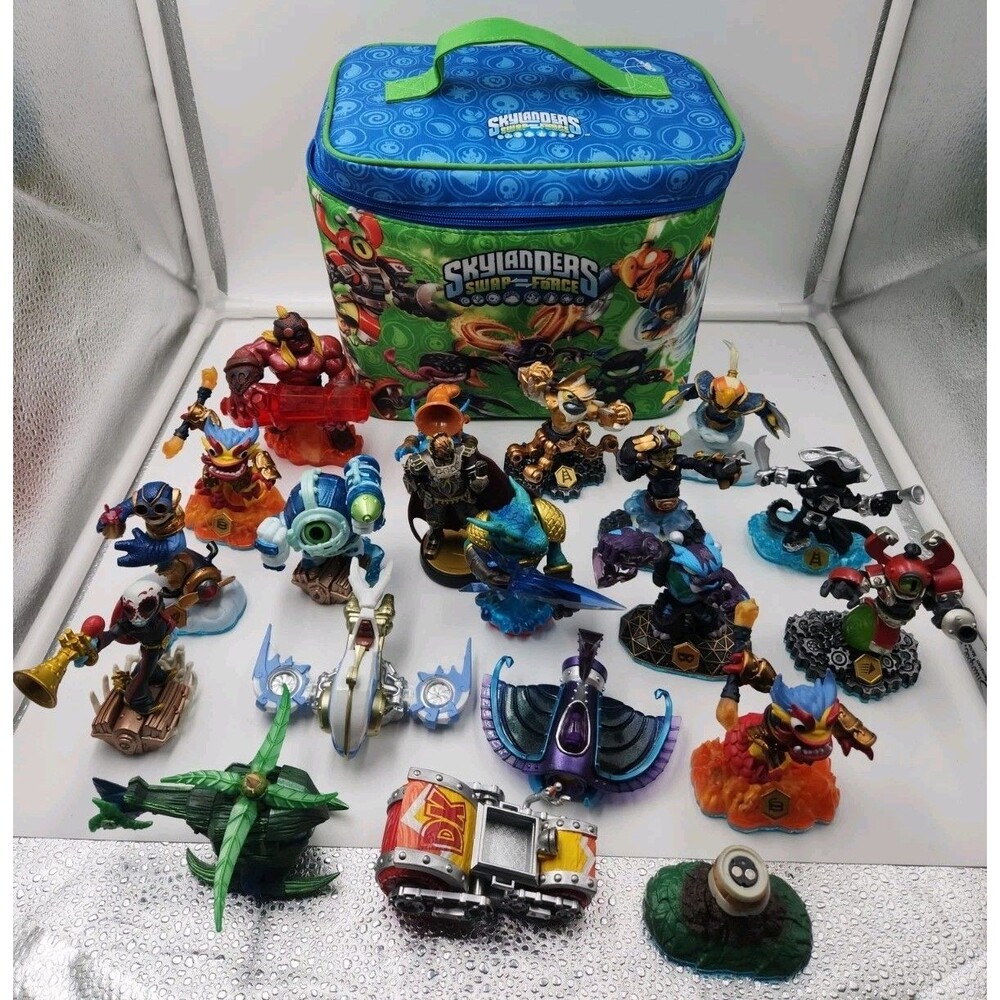 Lot Of 19 Skylanders & Zip Up Carrying Storage Bag Carry Case